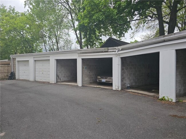 Building Photo - 71-71 Fales St