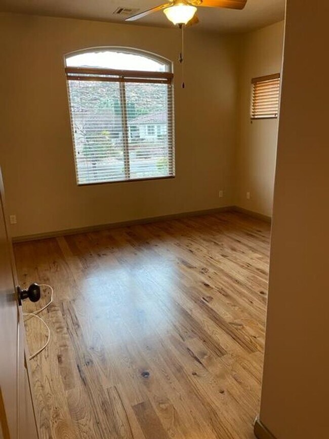 Building Photo - Beautiful Home In A Quiet Gated Community!