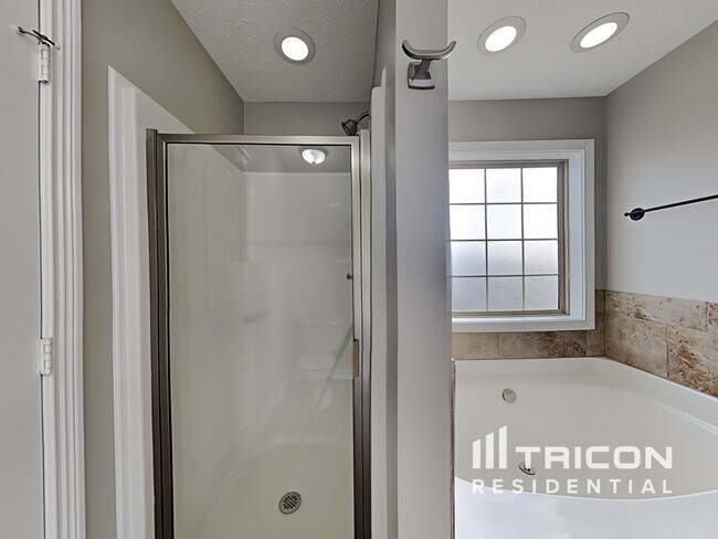 Building Photo - 2432 Andersonville Dr