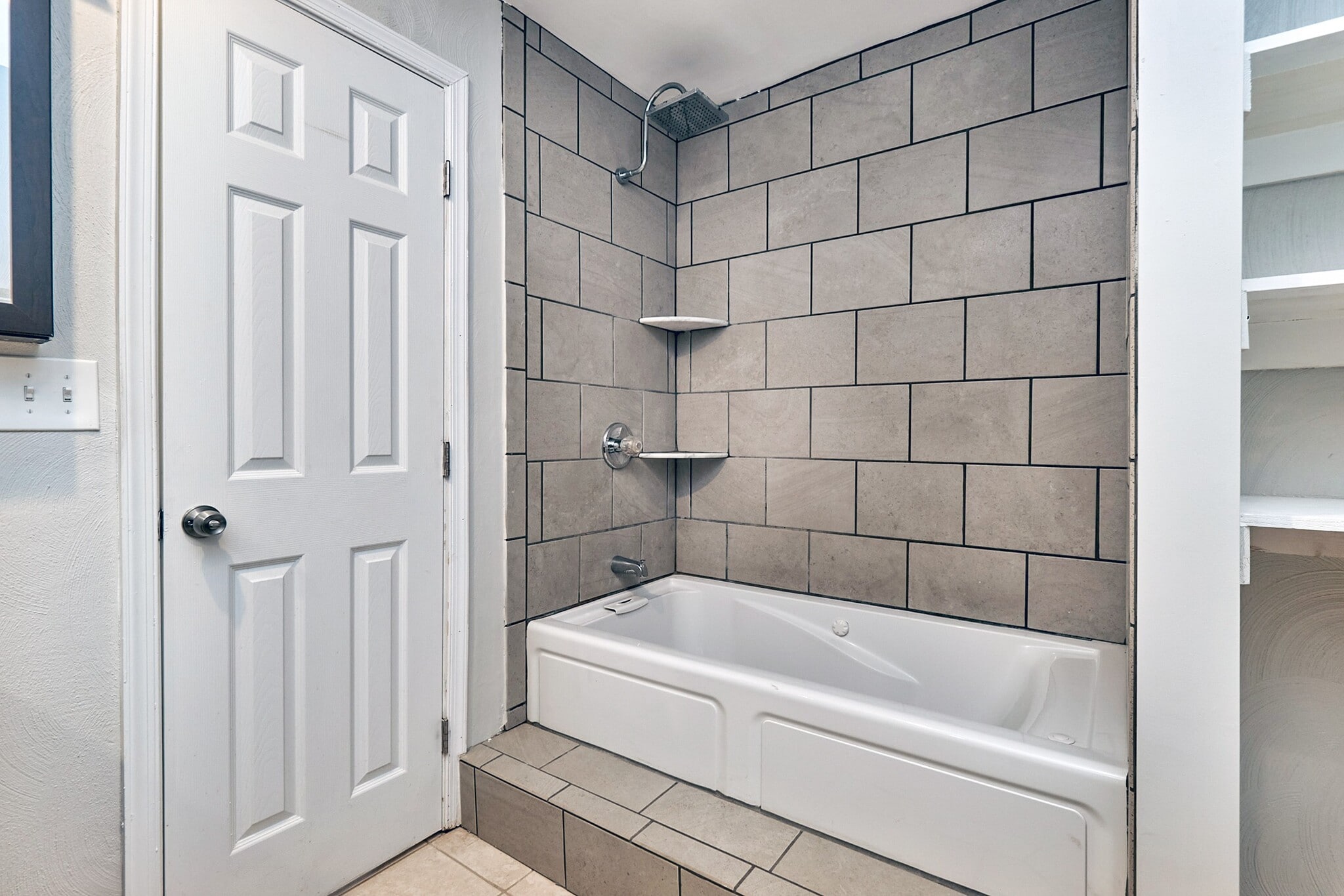 Building Photo - 1552 Fleetwood Ave