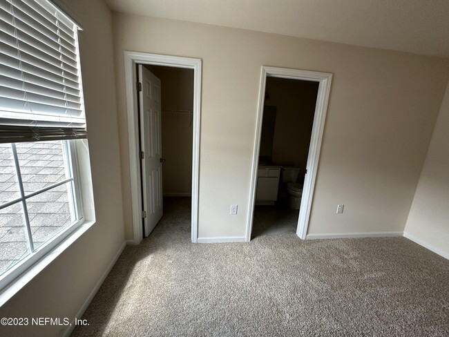 Building Photo - 110 Java Ln