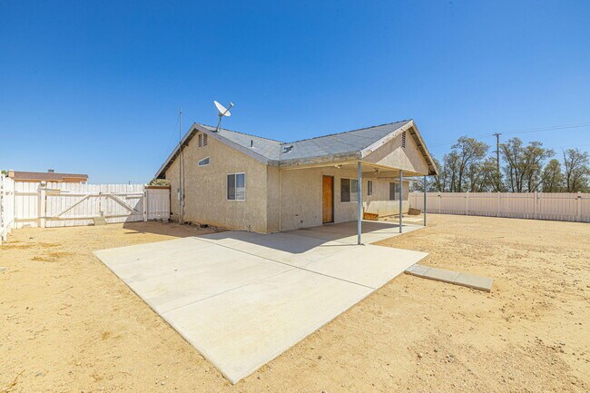 Building Photo - 6940 Quezon Ave