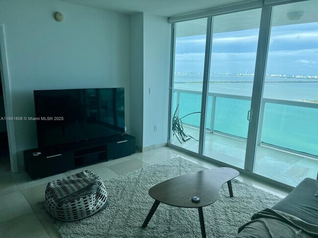 Building Photo - 1800 N Bayshore Dr