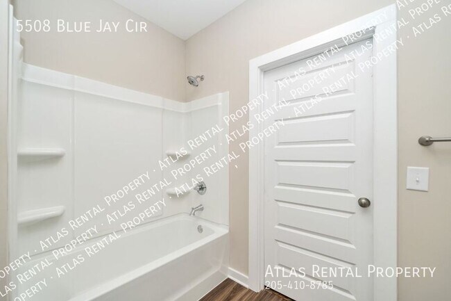 Building Photo - 5508 Blue Jay Cir