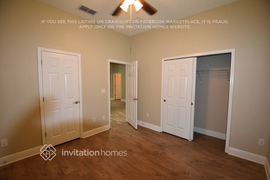 Building Photo - 1892 Tonka Terrace