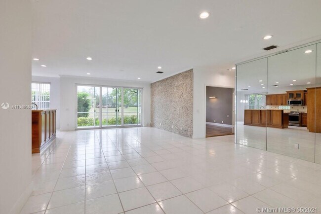 Building Photo - 12375 NW 10th Dr