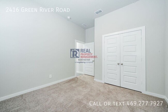 Building Photo - 2416 Green River Rd