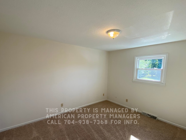 Building Photo - 1116 Arbor Dr