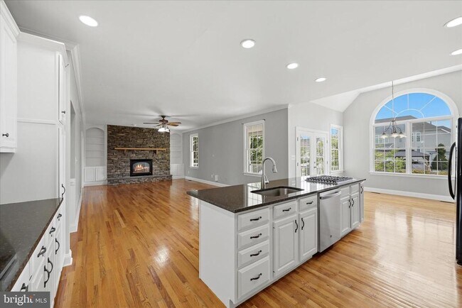 Building Photo - 102 Bramble Ct