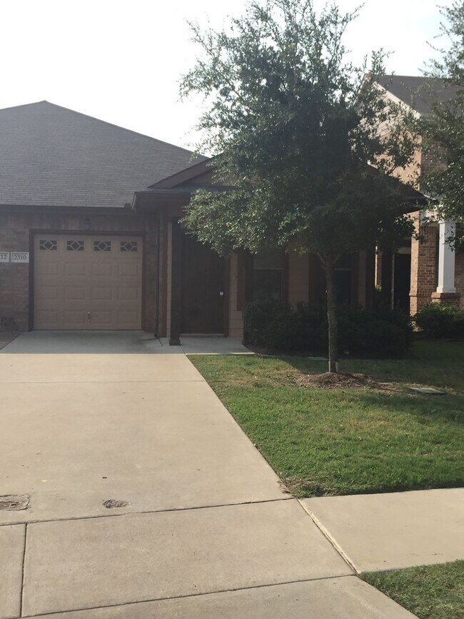 Building Photo - Gorgeous duplex for rent in Mansfield!