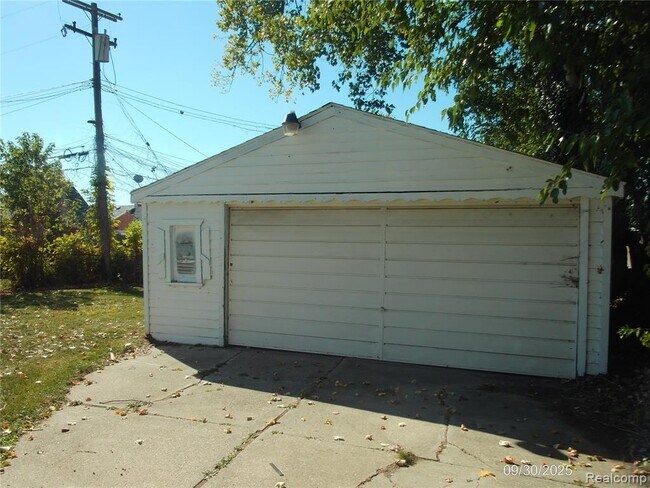 Building Photo - 26751 Belanger St