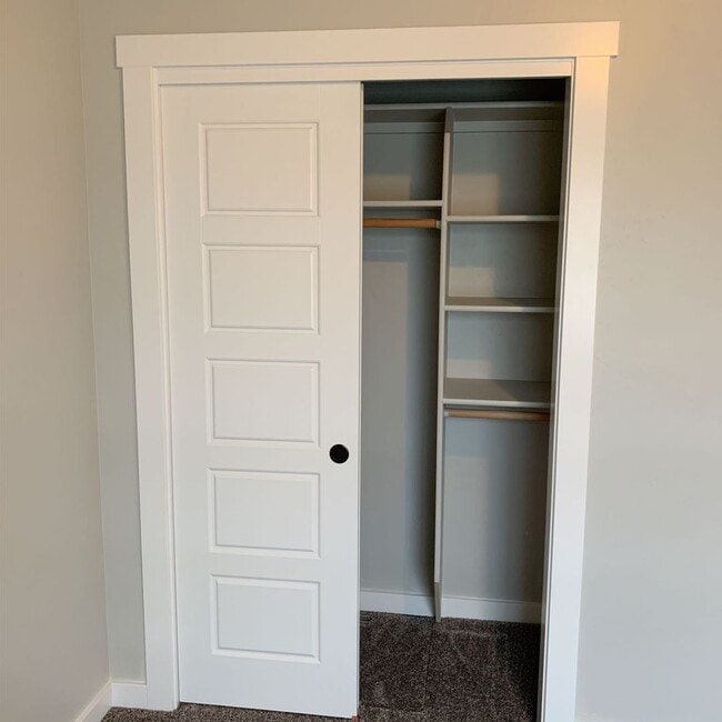 Building Photo - Pet Friendly Caldwell Home!