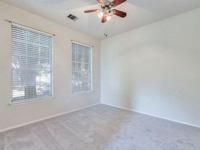 Building Photo - 5814 Negley