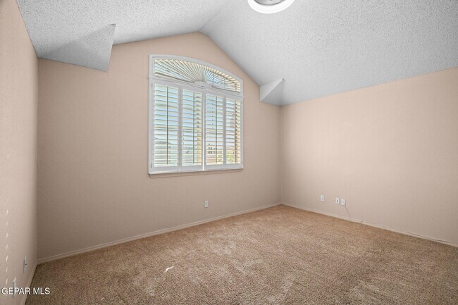 Building Photo - 695 Paseo del Mar Dr