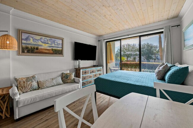 Building Photo - 214 Miracle Strip Pkwy SW