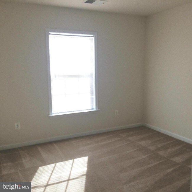 Building Photo - 3363 Oakham Mt Dr