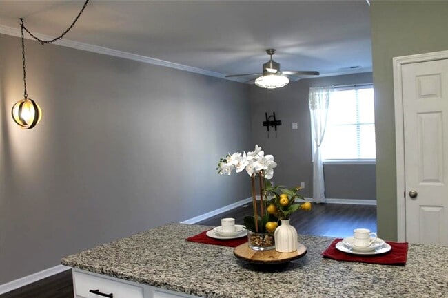 Building Photo - 27 Corinth Rd