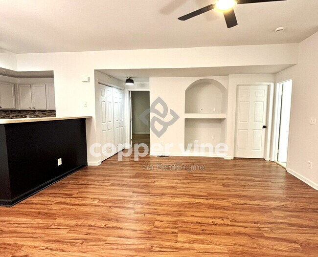 Building Photo - 14319 E Grand Dr