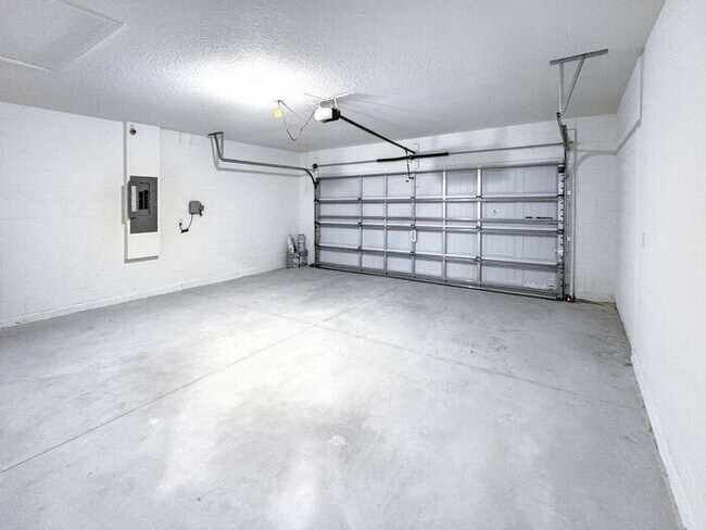 Building Photo - 1784 Buckeye Rd