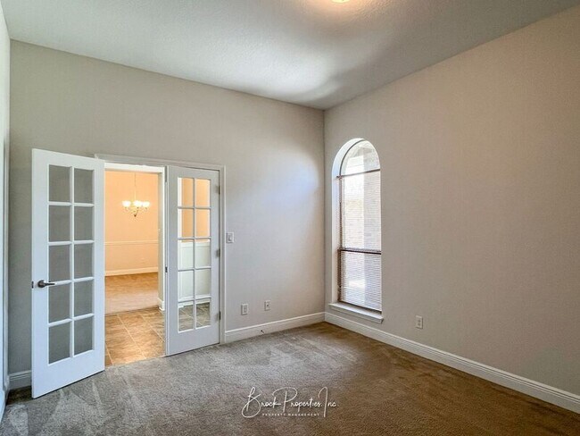 Building Photo - 2080 Stennis Dr