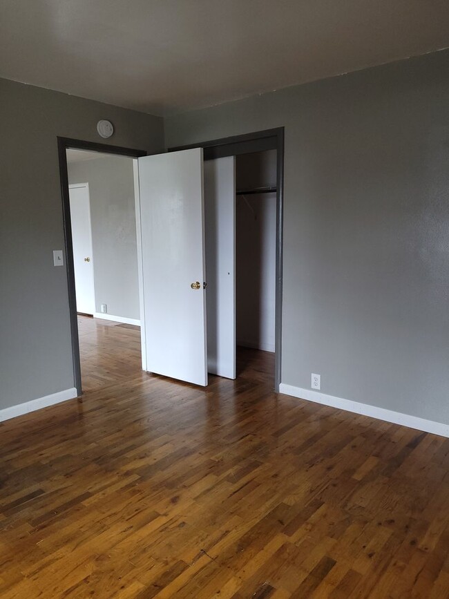 Building Photo - Adorable 3 bedroom 1.5 bathroom house for ...
