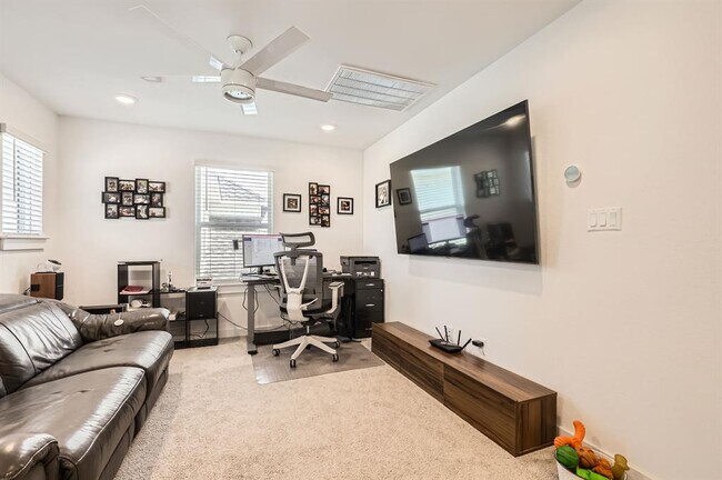 Building Photo - 1324 Salt Lick Dr