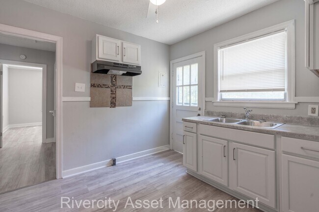 Building Photo - 1009 McEvers Rd