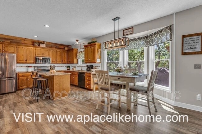 Building Photo - 13961 W 144th Ct