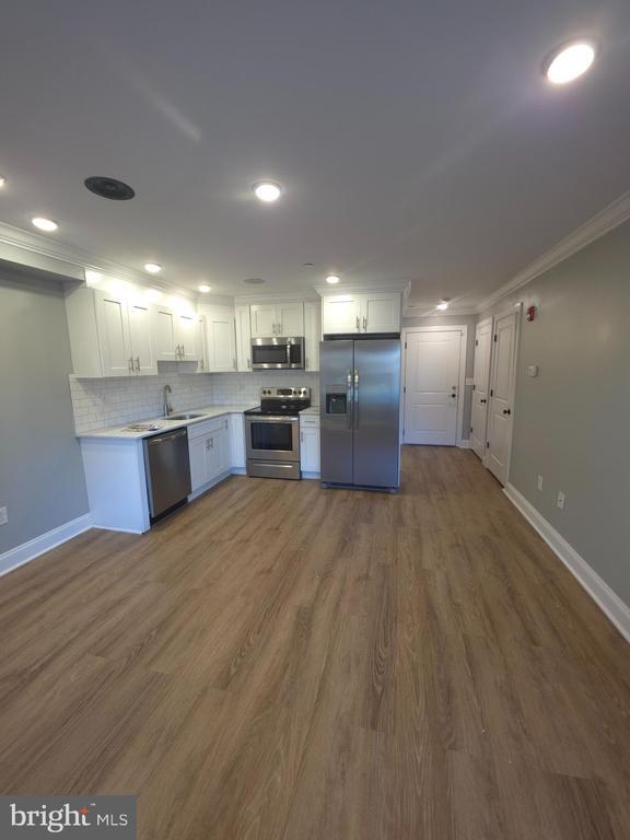 Building Photo - 3404 W Commissioner St