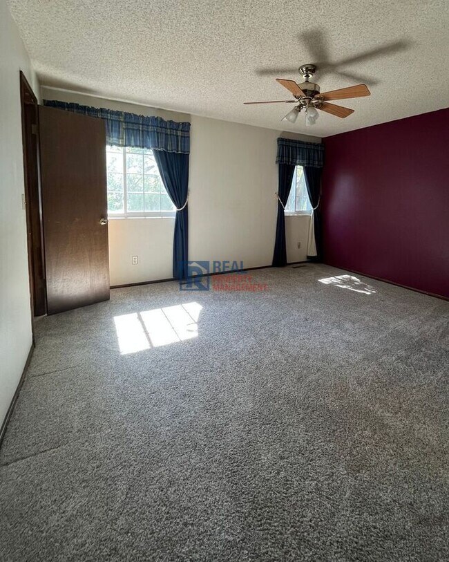 Building Photo - 4044 Cypress Ct