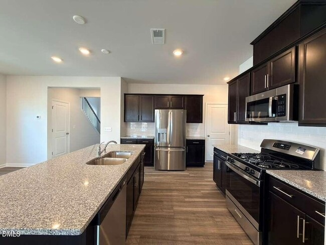 Building Photo - 2007 English Saddle Ln