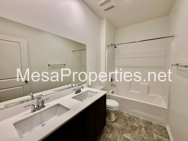 Building Photo - 13975 Camino Cinco St