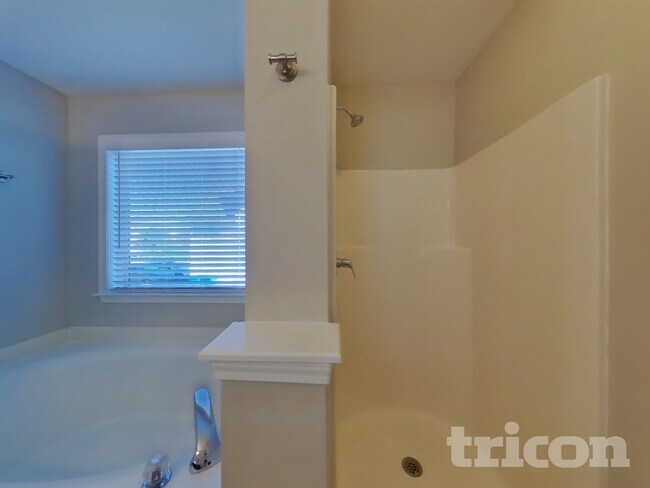 Building Photo - 2784 Aston Woods Ln