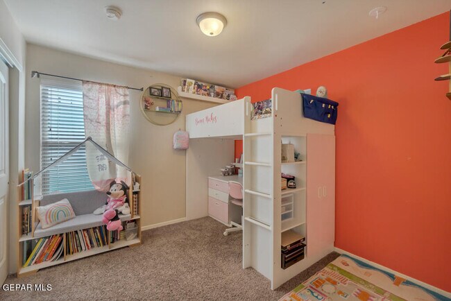 Building Photo - 12581 Blue Heron Dr