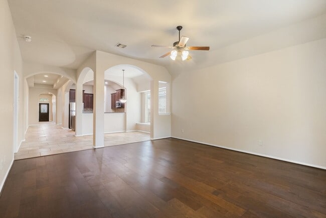 Building Photo - 8710 White Crown