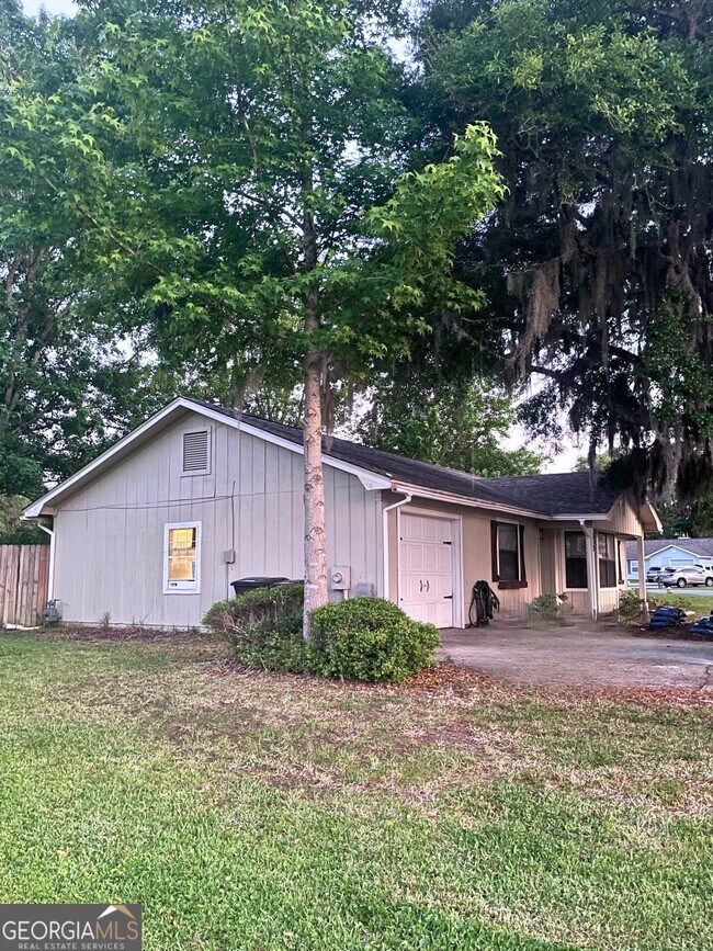 Building Photo - 315 Sunnyside Dr
