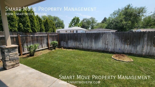 Building Photo - 9445 W Woodland Ln