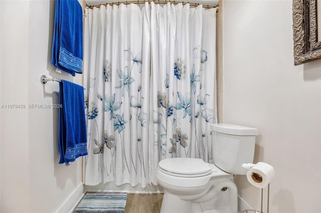 Building Photo - 5600 Collins Ave