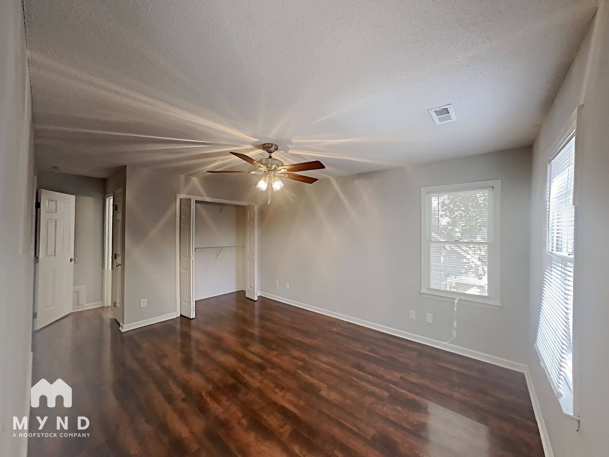 Building Photo - 4513 Aviemore Crescent