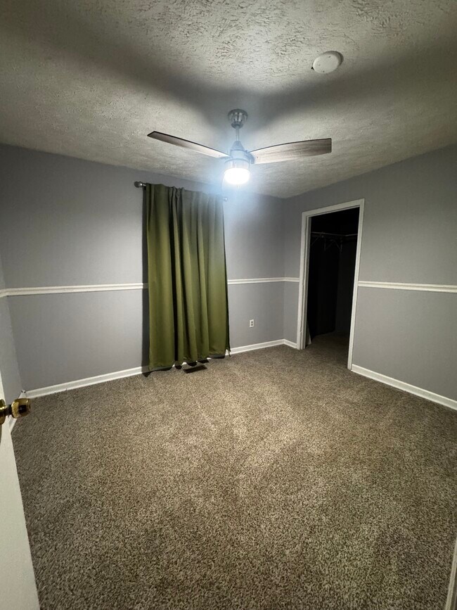 Building Photo - 509 E Hogan St