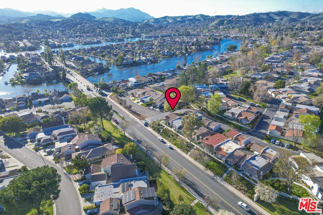 Building Photo - 2830 Lakeridge Ln