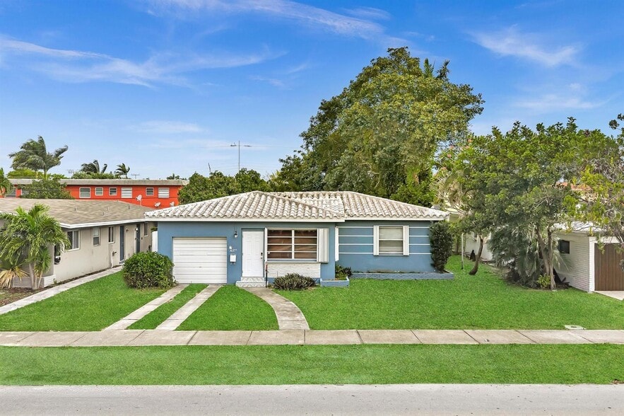 Building Photo - 1845 Sherman St