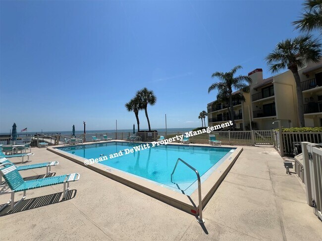 Building Photo - 7530 Sunshine Skyway Ln S