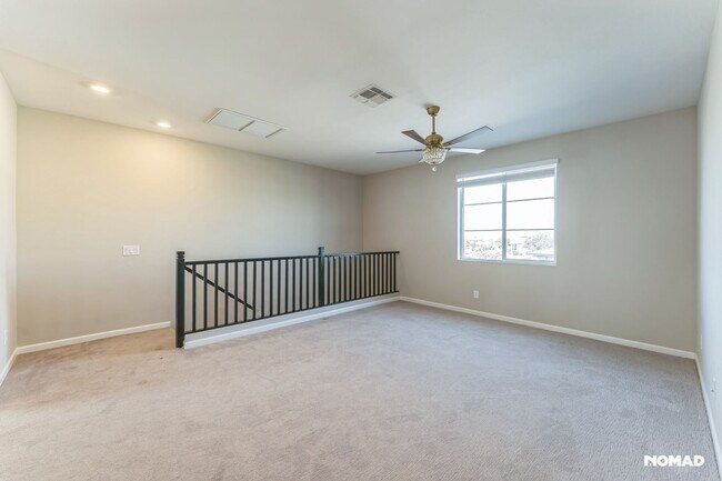 Building Photo - Spacious 5BR House in Casa Grande