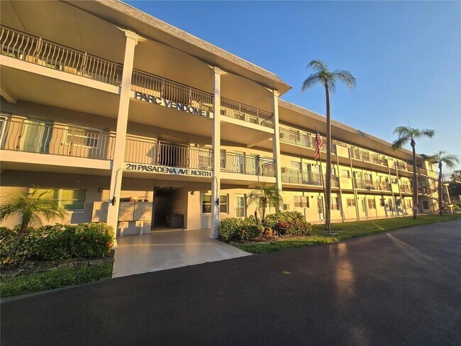 Building Photo - 211 Pasadena Ave N