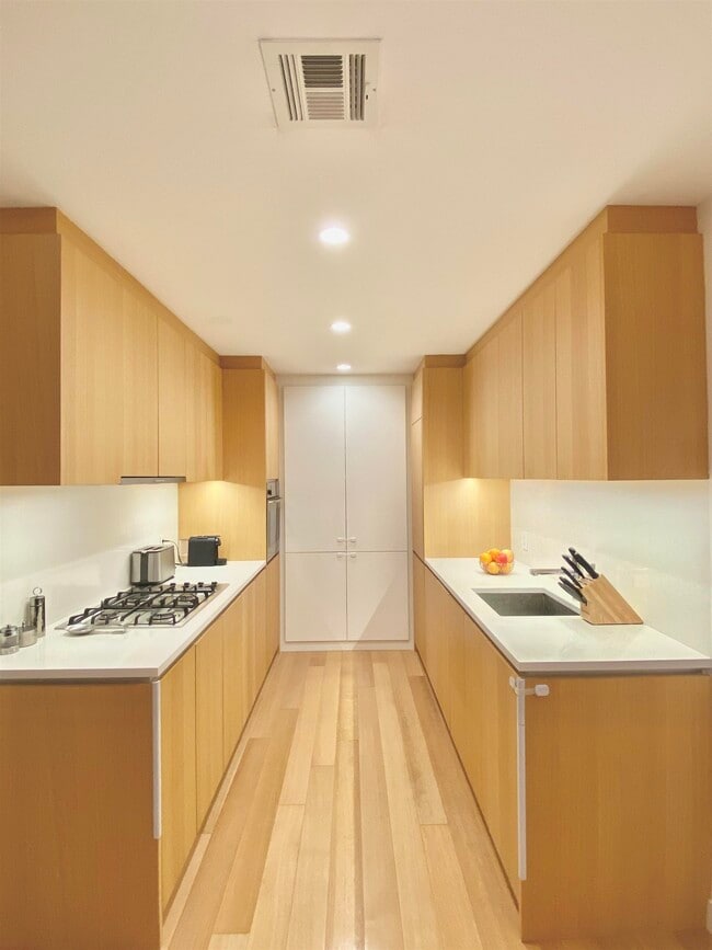 Building Photo - 17 Independence Way
