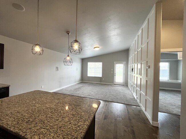 Building Photo - 621 Koins Way