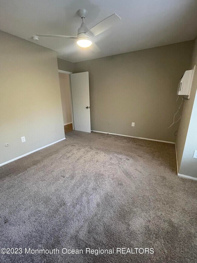 Building Photo - 3 Medford Ct