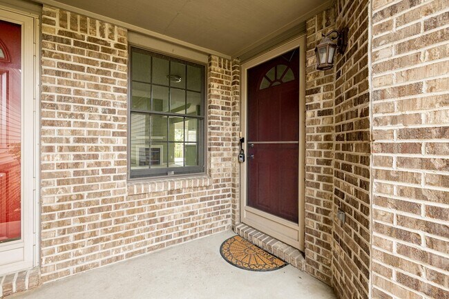 Building Photo - 45085 Horseshoe Dr