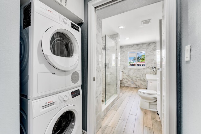 Building Photo - 2291 SE 15th St